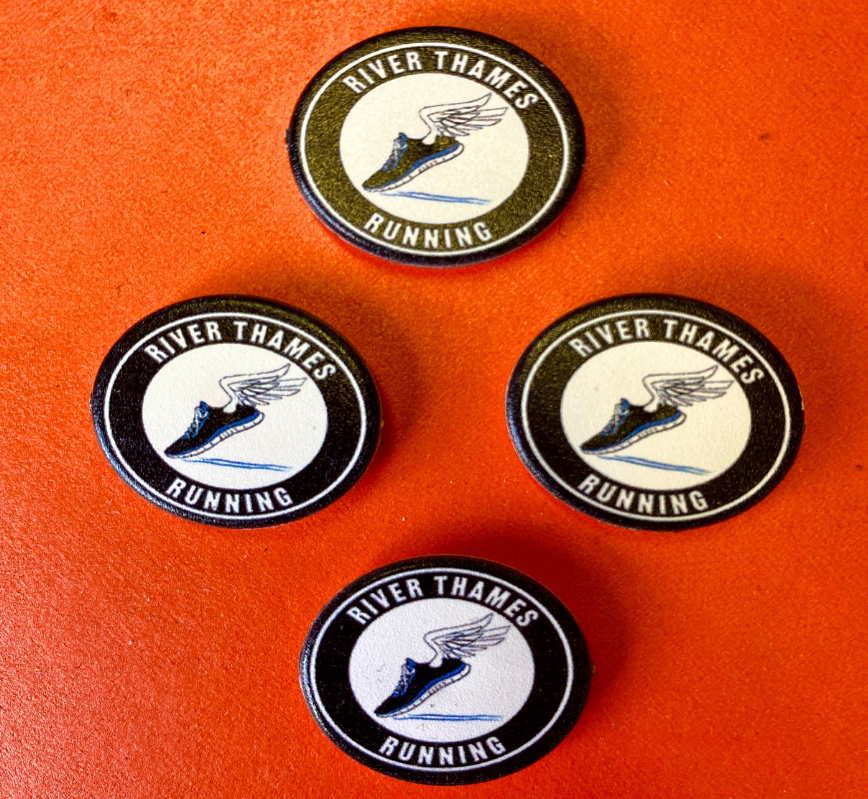 River Thames Running Bib clips